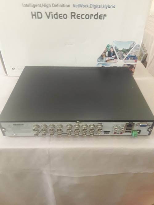 16 CHANNELS DVR/NVR INCLUDING POWER SUPPLY, MOUSE AND SOFTWARE