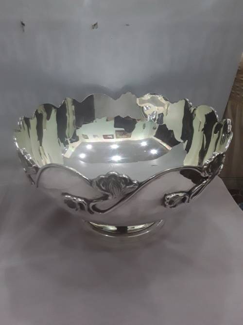 VINTAGE SILVERPLATED SERVER BOWL(STUNNING EMBOSSED BRANCHED FLOWERS)26cm in diameter and 14cm height