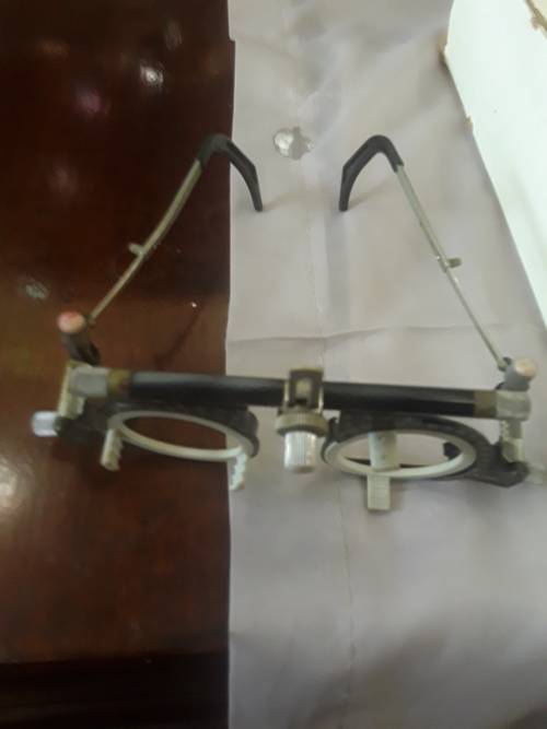 OPTOMERY FULLY ADJUSTABLE  TRIAL FRAME WITH MULTIPLES OF ALL SIZES TRIAL LENS