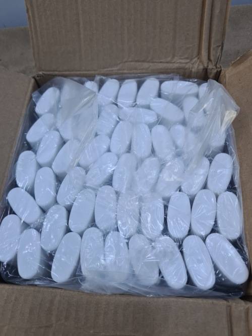 50 PIECES IN A BOX SPF 30 SUNSCREEN STICK(15G EACH)