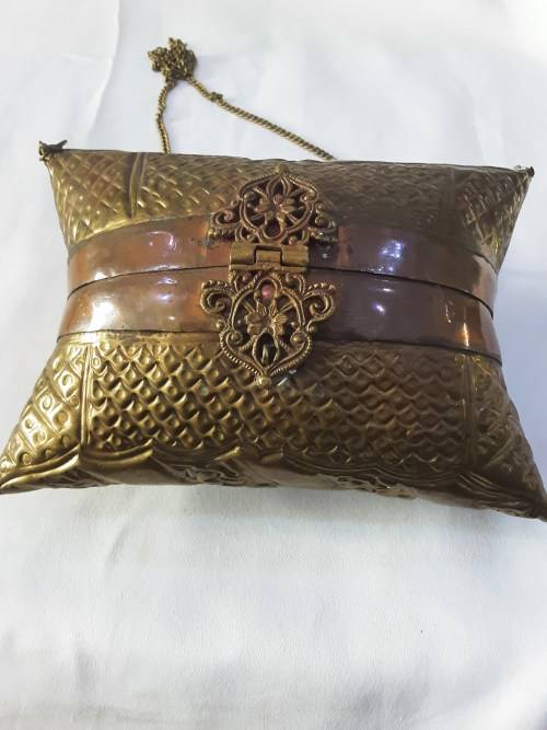 1930`s VINTAGE BRASS AND COPPER PILLOW PURSE HANDBAG(18 x 12cm)INNER BLUE VELVET