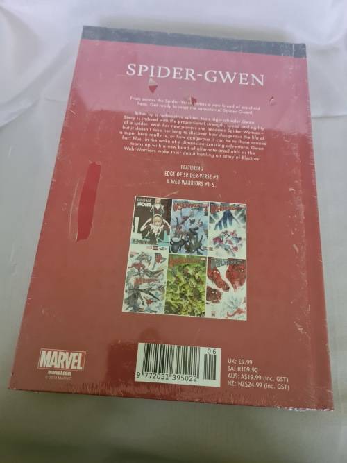 MARVEL SUPERHERO HARDCOVER COMIC (SPIDER-GWEN)