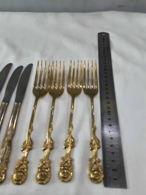 8 PIECE VINTAGE BRABER GOLDPLATED FORK AND KNIFE SET(HAS MARKINGS)