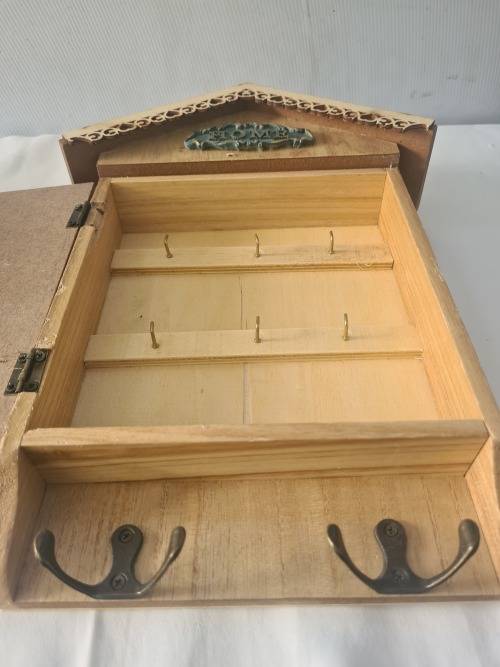 VINTAGE LOOK WOODEN HOME KEY HOLDER CUPBOARD(35×22 CM) WALL HANGING