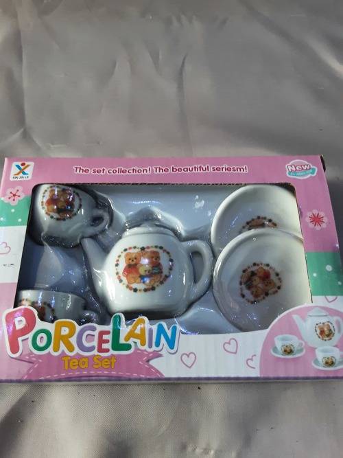 VINTAGE PORCELAIN KIDS TEA SET