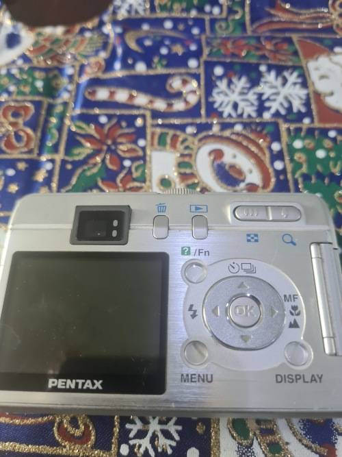 PENTAX DIGITAL CAMERA (5.0MP-3X OPTICAL ZOOM)