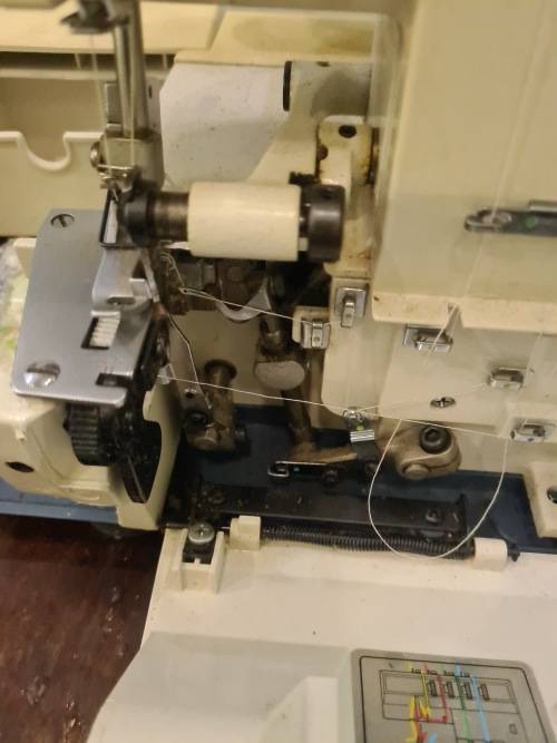 EMPISAL 500D OVERLOCKER WITH SAFETY STITCH(WORKS PERFECTLY)