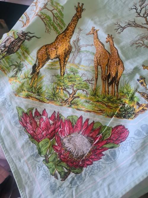 VINTAGE SAA COTTON TABLECLOTH (1.3 x 1.3M)
