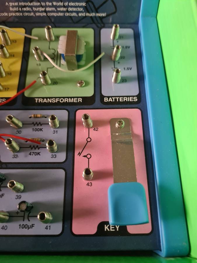 30 IN ONE ELECTRONIC LAB(UNUSED)MAXITRONIX