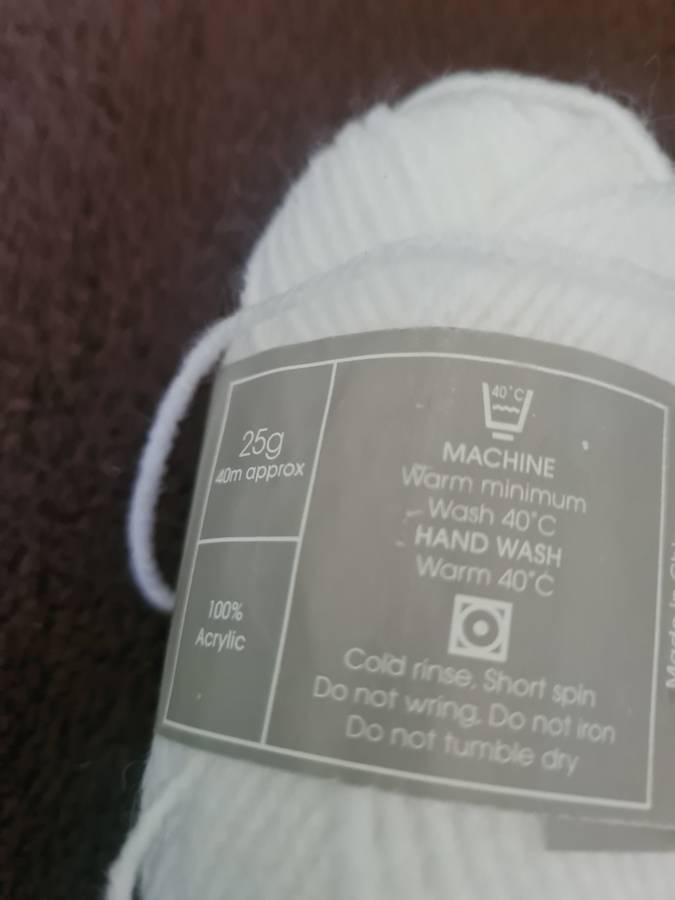 20 X 25g White Baby Knitting/Crochet Wool