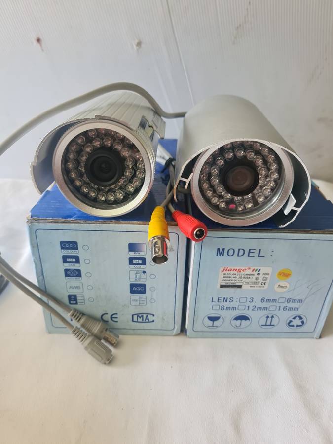 2 x IR COLOR CCD CAMERAS