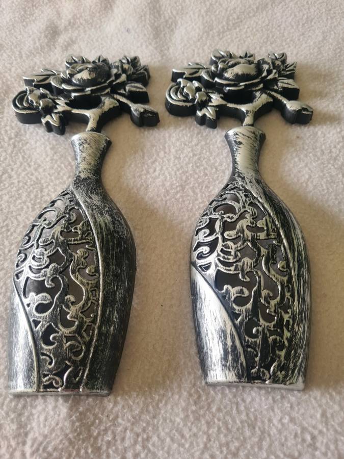 SET OF 2 WALL DECORATIVE ITEMS