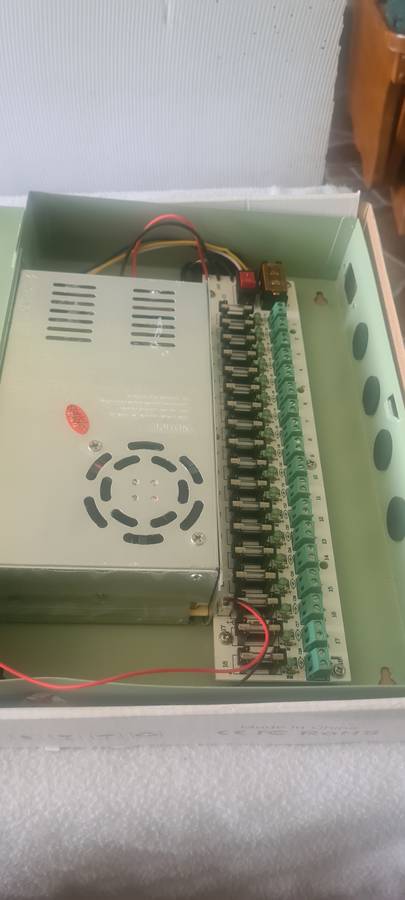 12 VDC ,18 OUTPUT SWITCH MODE CCTV POWER SUPPLY