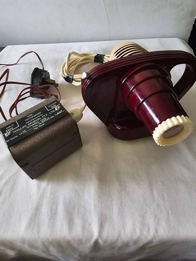 VINTAGE 1950`s VIEWMASTER JUNIOR PROJECTOR WITH A KODAK PHILLIPS TRANSFORMER(WORKS)