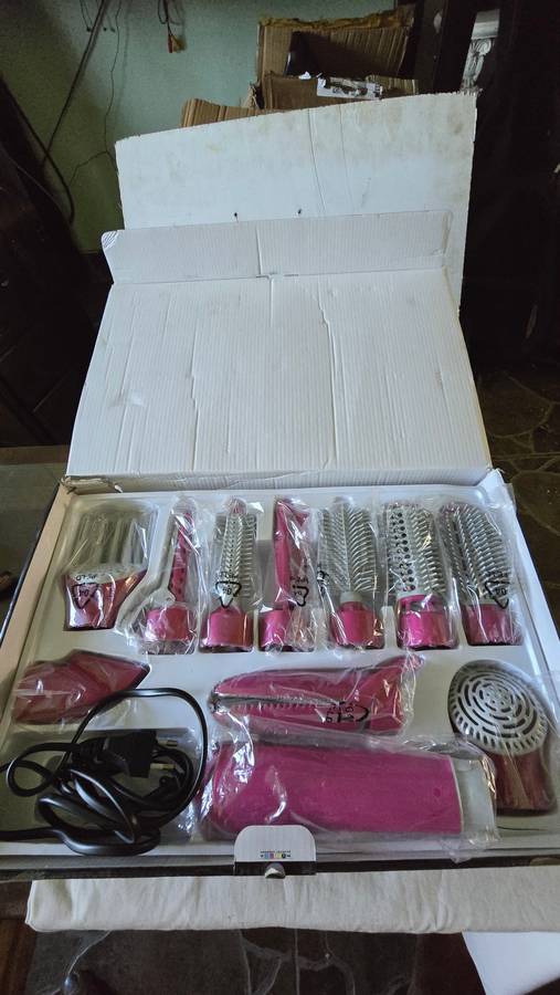 HAIR STYLER WITH 10 ATTACHMENTS