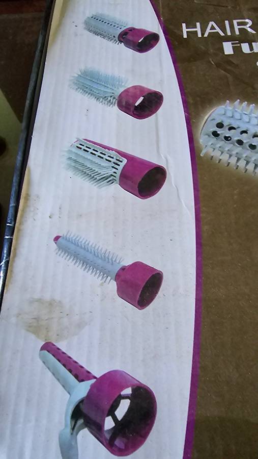 HAIR STYLER WITH 10 ATTACHMENTS