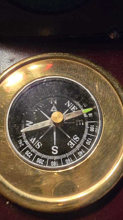 MAESTRO COMPASS IN SOLID WOODEN BOX