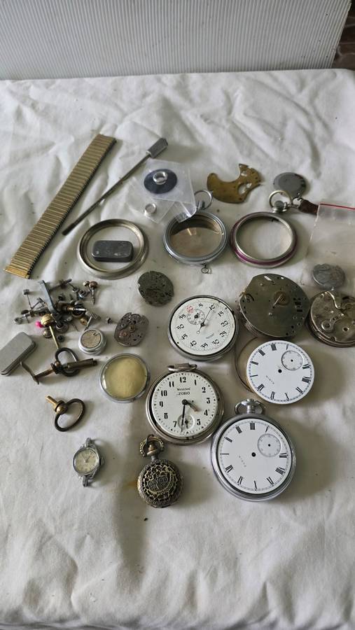 JOBLOT MECHANICAL POCKETWATCH AND WATCH FOR SPARES
