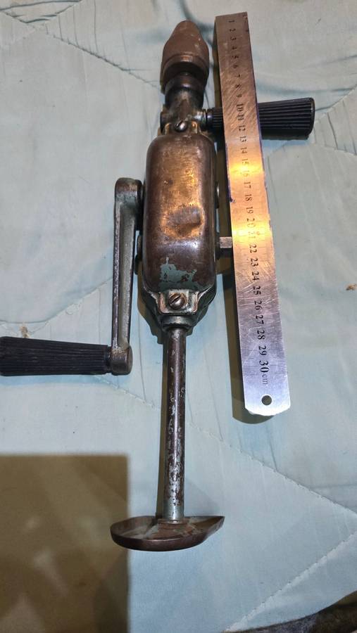 VINTAGE HAND DRILL