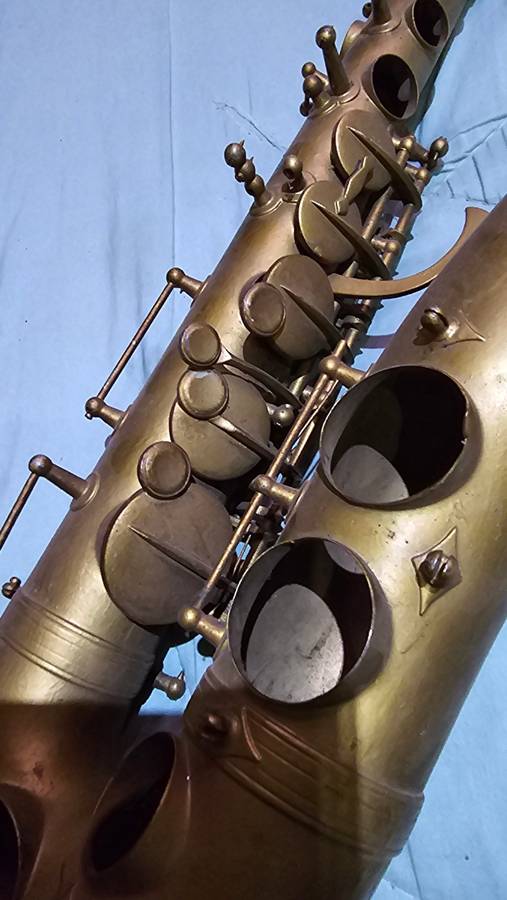 VINTAGE SAXOPHONE FOR DECORATIVE PURPOSE OR REPAIRS
