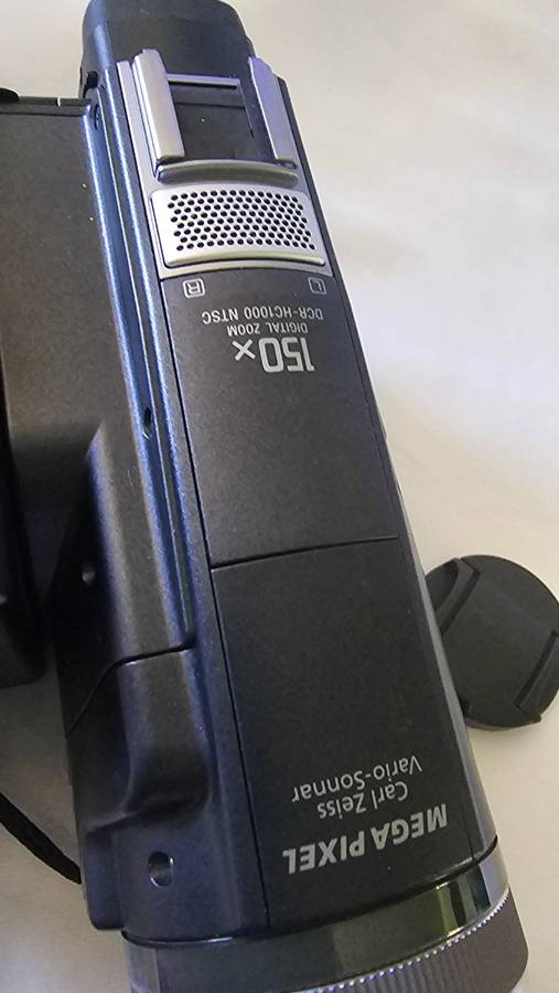 SONY 3CCD HANDYCAM-SEE DESCRIPTION