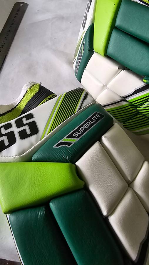 4 PIECE CRICKET WEAR