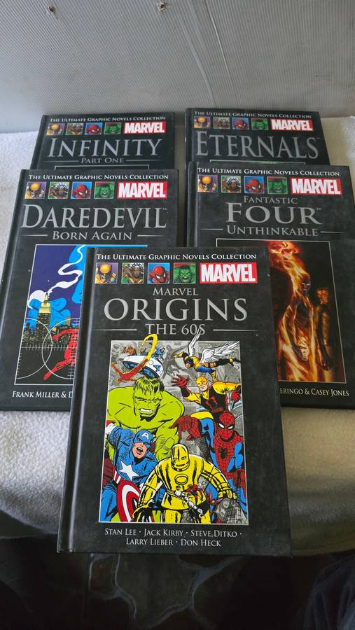 5 X MARVEL SUPERHEROES HARDCOVER COMICS
