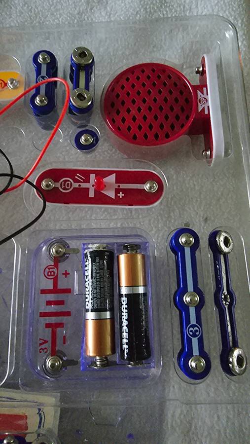 ELECTRONIC SNAP CIRCUIT JNR(BUILD OVER 100 EXCITING PROJECT ( BY ELENCO