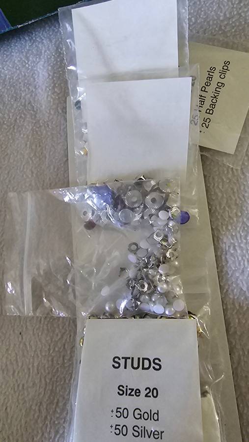 GLITTER RHINESTON AND STUD DECORATOR KIT(UNUSED)