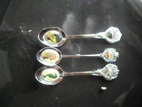 3 x COLLECTORS SPOON