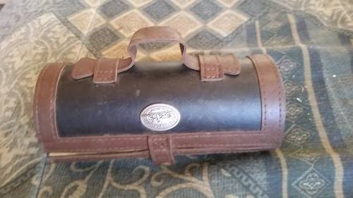 VINTAGE ROUND LEATHER SHOE POLISH CASE-SEE DESCRIPTION