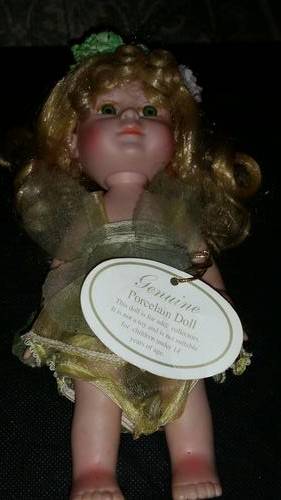 COLLECTORS GENUINE PORCELAIN PRU DOLL WITH TAG-SEE DESCRIPTION