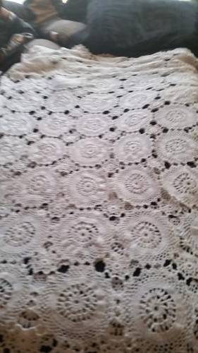 BEAUTIFUL VINTAGE CROCHET TABLECLOTH-SEE DESCRIPTION