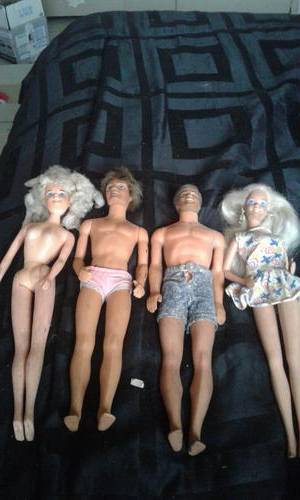 4 X ORIGINAL  BARBIE AND KEN DOLLS (ONE BID)