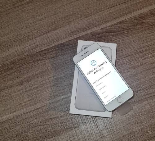 Apple iPhone 7 - Silver - New Condition