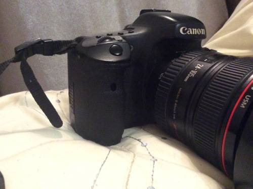 Canon 7D Body Only (not working err 20)