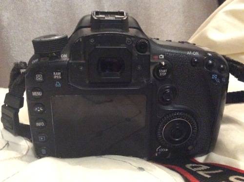 Canon 7D Body Only (not working err 20)