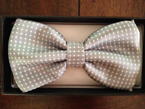 Bow tie
