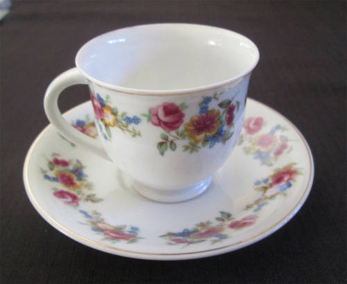 Very Pretty Unmarked Coffee Cup & Saucer (Roses)