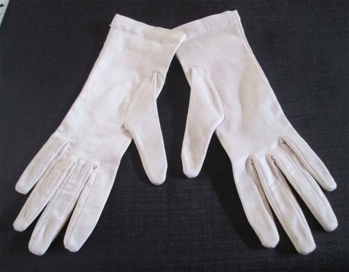 Pale Beige Pair of Stretch Ladies Gloves