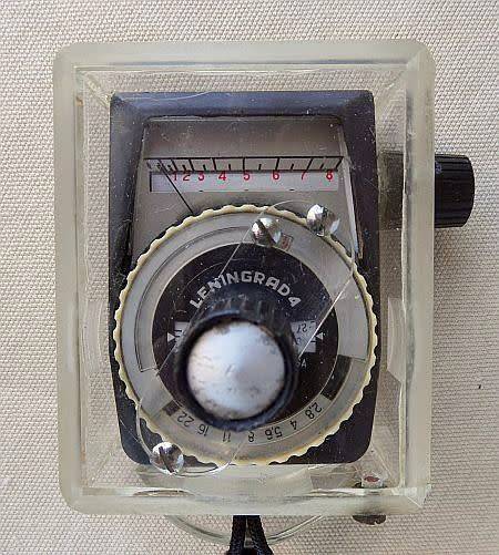 LENINGRAD `4` LIGHT METER IN A HAND MADE UNDER WATER HOUSING 1968  MADE IN USSR NOT WORKING