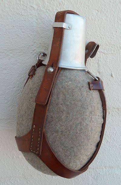 GERMAN CAVALRY CANTEEN FIRST WORLD WAR WITH CORK CLOSURE  FELT COVERED MADE SINCE 1893 EXC. CONDIT.