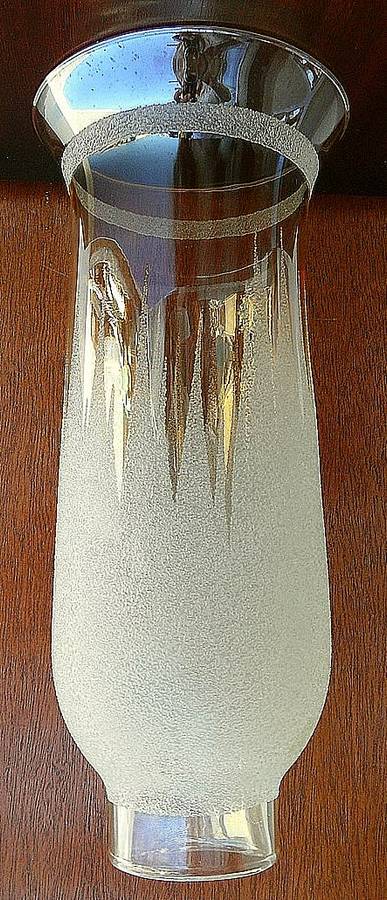 VINTAGE FLOOR LAMP/ HURRICANE LAMP SHADE 1960/70's HEIGHT 26 cm DIAMETER 12 cm VERY GOOD CONDITION