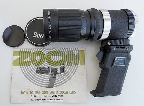 SUN HI-TELE ZOOM 85-210/ 4.8  M 42 SCREWMOUNT WITH TRIGGER GRIP