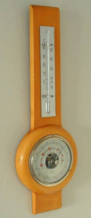ANEROID BAROMETER `SUNDO`( STAECKER and OLMS SINCE 1882 ) THERMOMETER BEECHWOOD CASE 194050s GERMANY