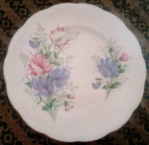 Royal Albert "Sweat Pea" Plate (Friendship Series)