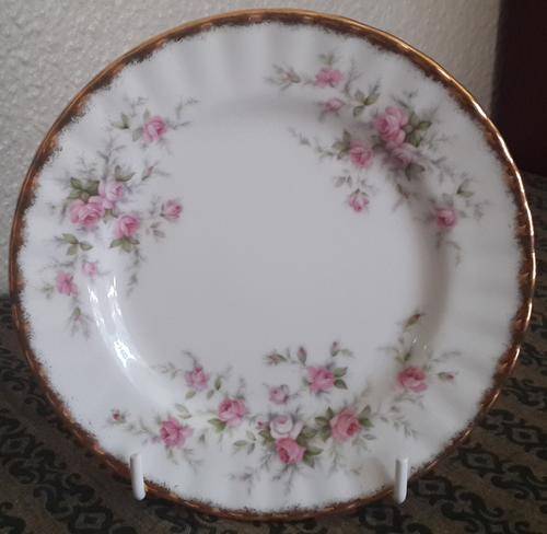 Royal Albert "Victoriana Rose" Cake Plate