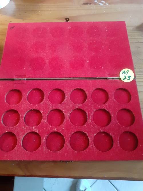 Wooden Coin Holder Box - 1 x 18 Silver SA R1 Munte