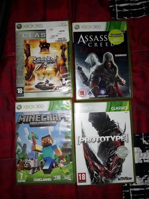 xBox 360 with 4 gamews and remote + kinect