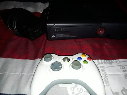 xBox 360 with 4 gamews and remote + kinect